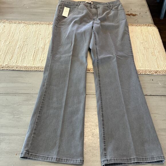 NWT Laura Ashley Gray Tummy Slimming Bootcut Jeans Sz 16 W Rhinestone Pockets - Picture 1 of 8